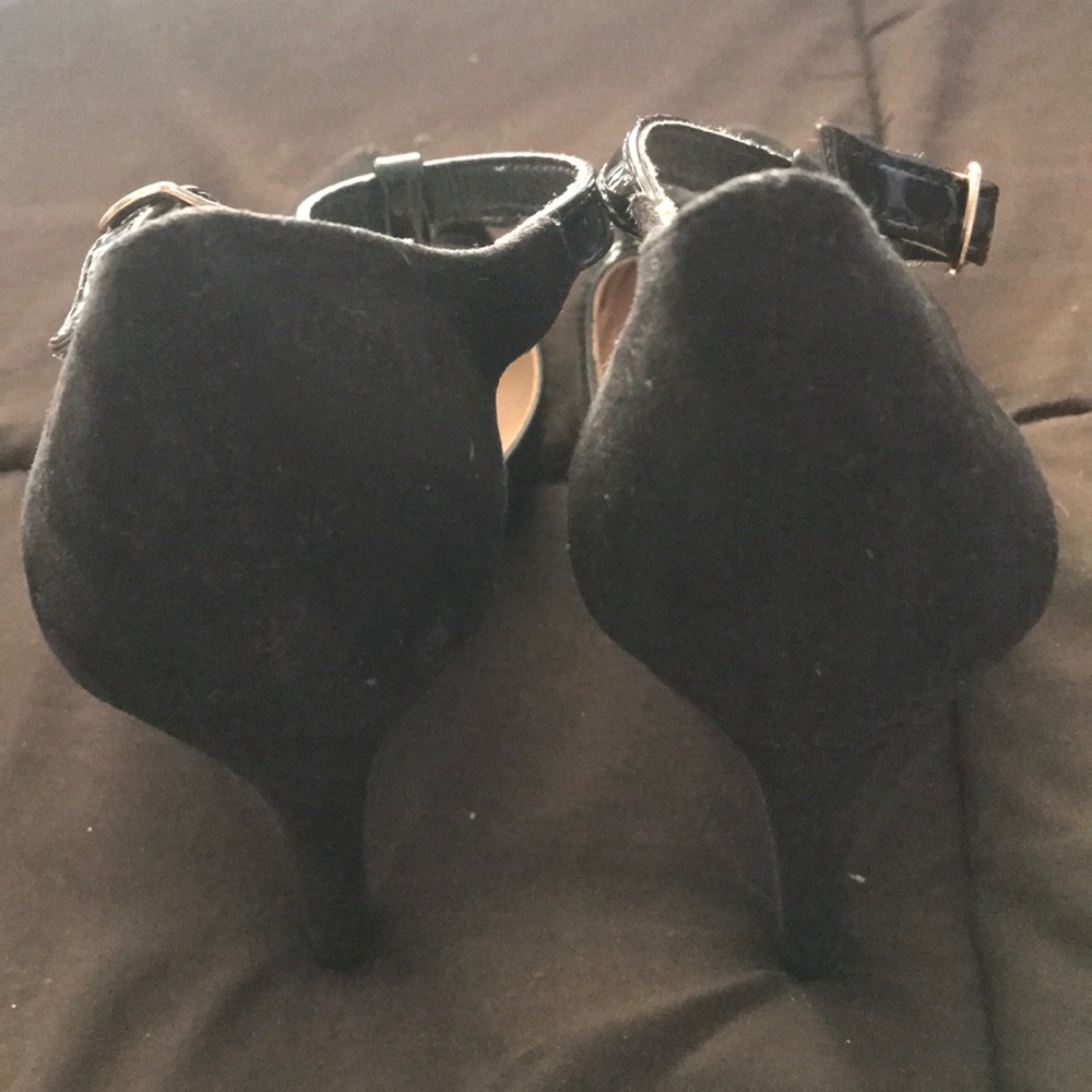 Shoes - Picture 2 of 3